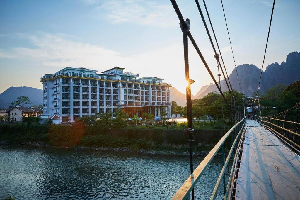 Thavisouk Riverside Hotel Vang Vieng Luaran gambar