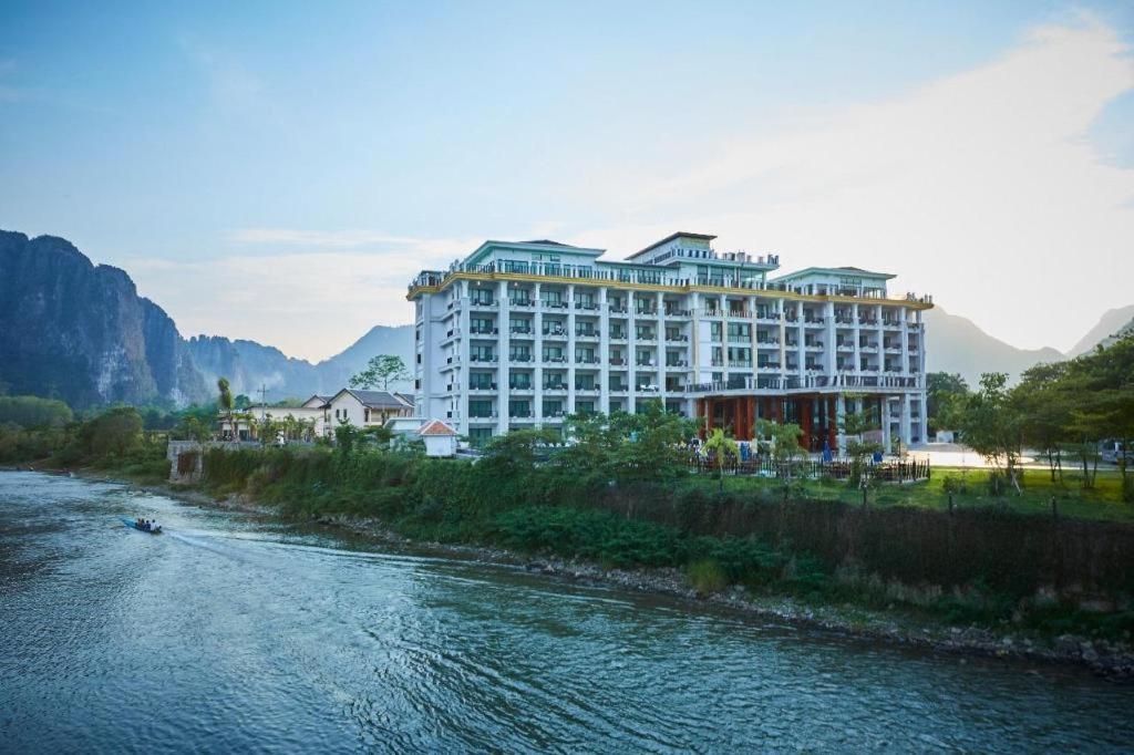 Thavisouk Riverside Hotel Vang Vieng Luaran gambar