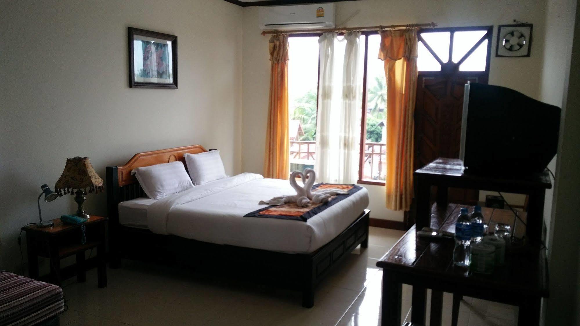 Thavisouk Riverside Hotel Vang Vieng Luaran gambar