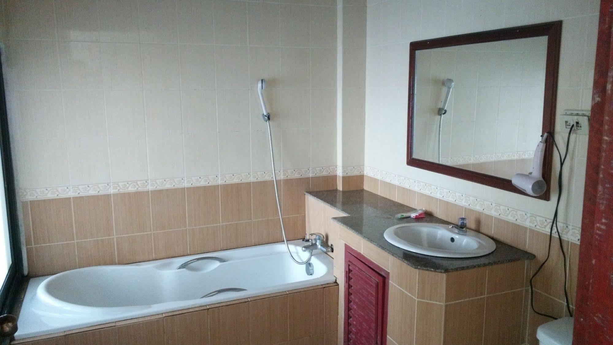 Thavisouk Riverside Hotel Vang Vieng Luaran gambar
