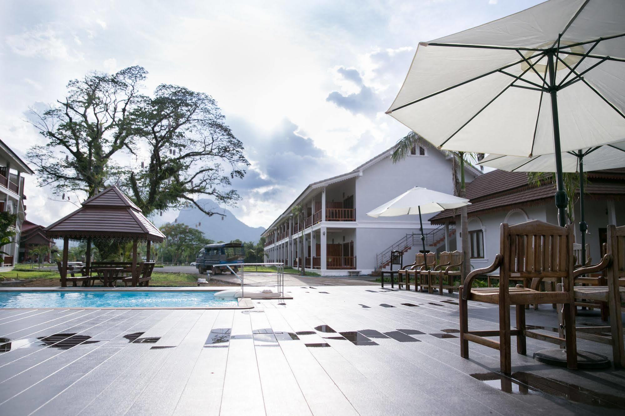 Thavisouk Riverside Hotel Vang Vieng Luaran gambar