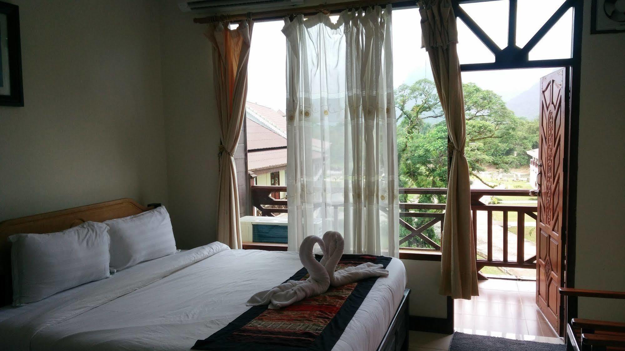 Thavisouk Riverside Hotel Vang Vieng Luaran gambar